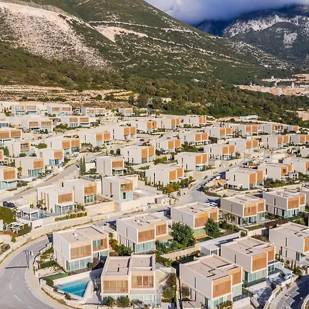 Jerina Coast By Pikhost *