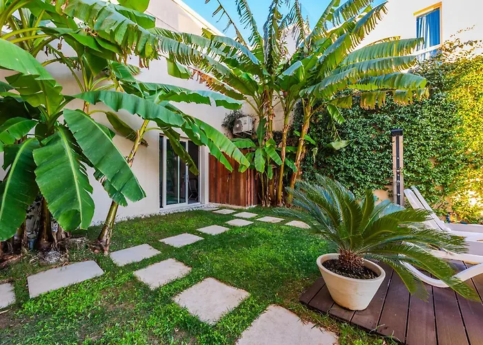 Jerina Coast By Pikhost 希马拉