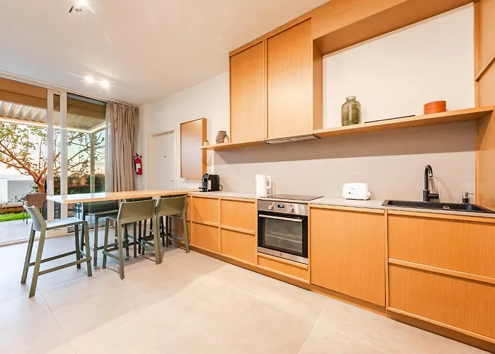 Jerina Coast By Pikhost