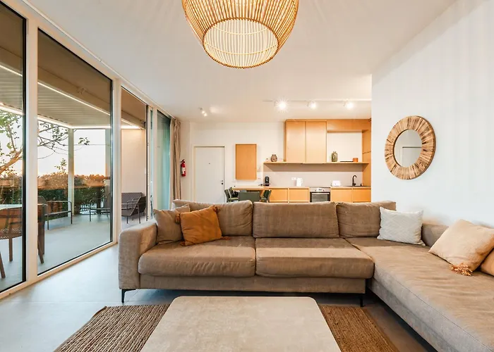 Jerina Coast By Pikhost 希马拉